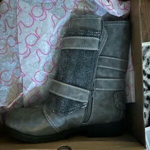 New in box Sugar boots size 9